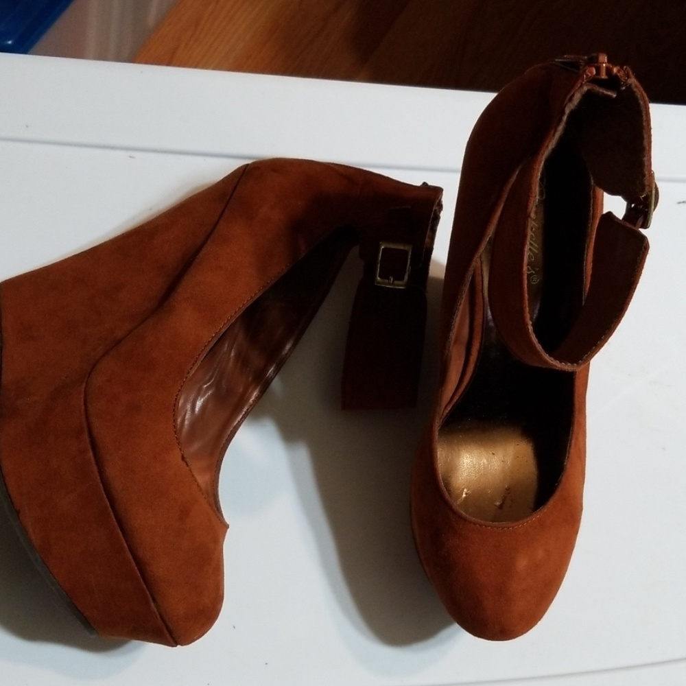 Brechelle's Rust Suede Ankle Strap Zip Wedge 9 M